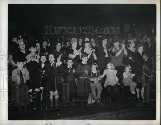 1941 Press Photo Transport Workers union strikers in NYC - nea31934 - Historic Images