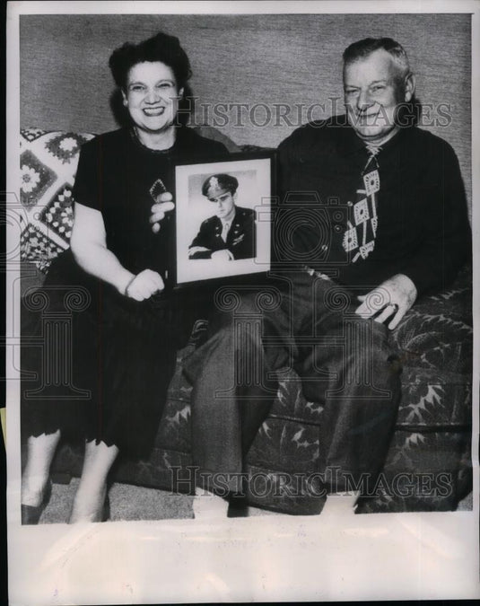 1953 Press Photo Mr. and Mrs. H. C. Dean learn of release of son Capt. Zack Dean - Historic Images