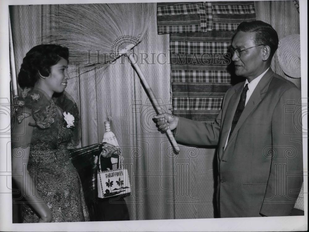 1958 Press Photo Delegates Mrs Rosario Emralino &amp; Florentino Martin - nea31128 - Historic Images