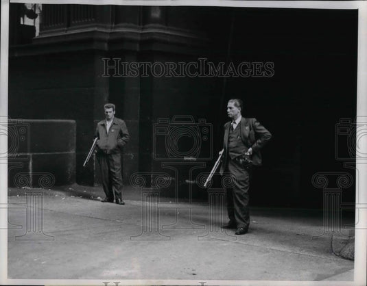 1952 Press Photo Bill Eakins and Newton Nicholich Chicago Guards. - nea34227 - Historic Images