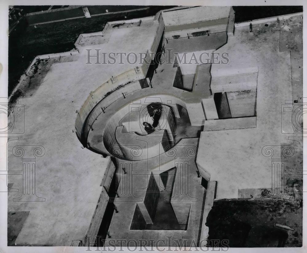 1962 Press Photo Archaeology Team Finds Well Preserved Ancient - nea31065 - Historic Images