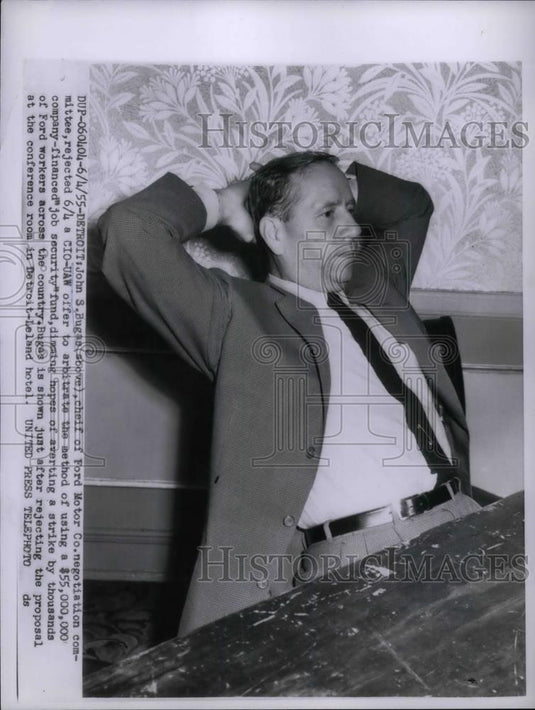 1955 Press Photo John S.Burgas Chief of Ford Motor Co. at Conference in Detroit. - Historic Images