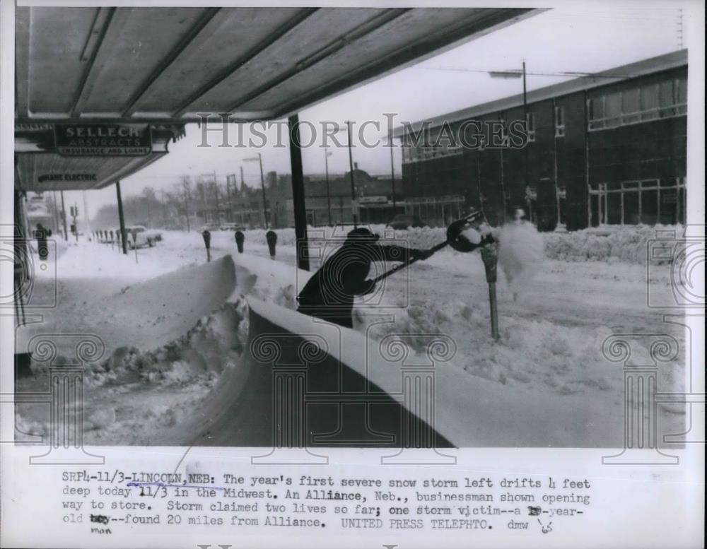 1958 Press Photo Lincoln Nebraska First Severs Snowstorm Drifts 4 Feet - Historic Images
