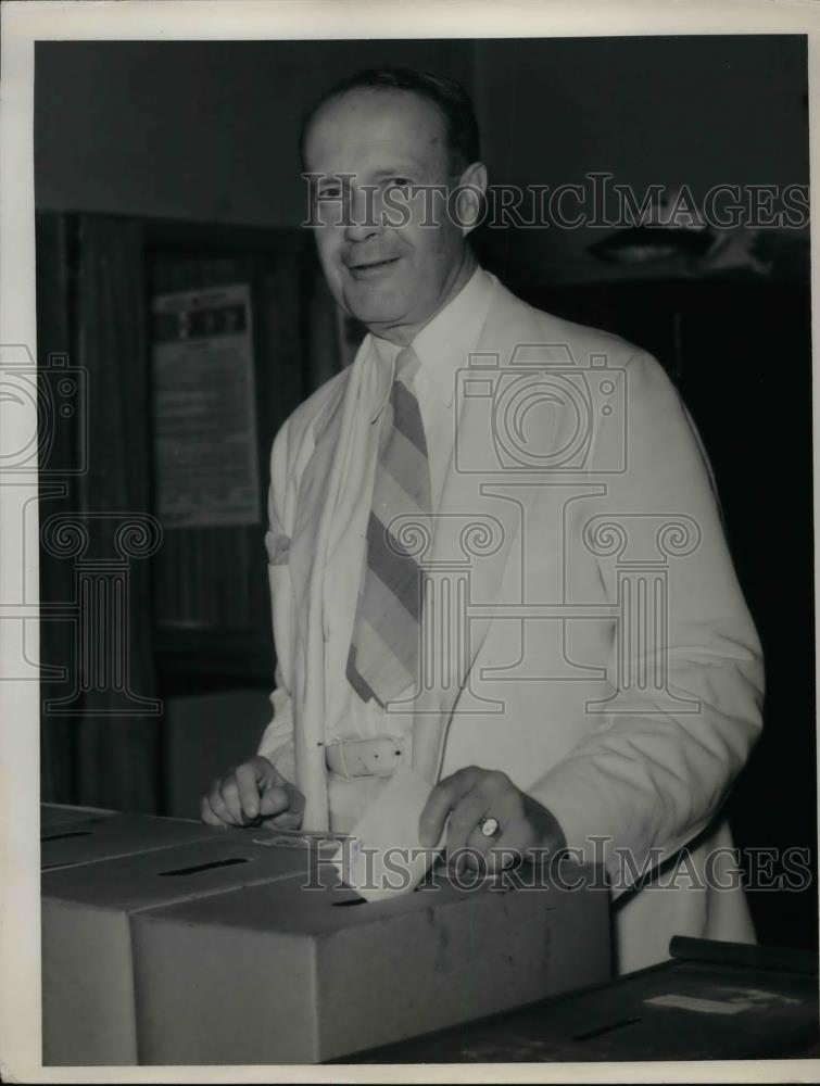 1938 Press Photo Senator Bullakley - nea31453 - Historic Images