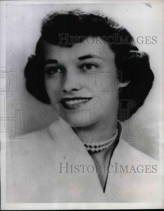 1953 Press Photo Mrs. Joseph Donofrio gave birth to baby 15,000 feet over Alaska - Historic Images