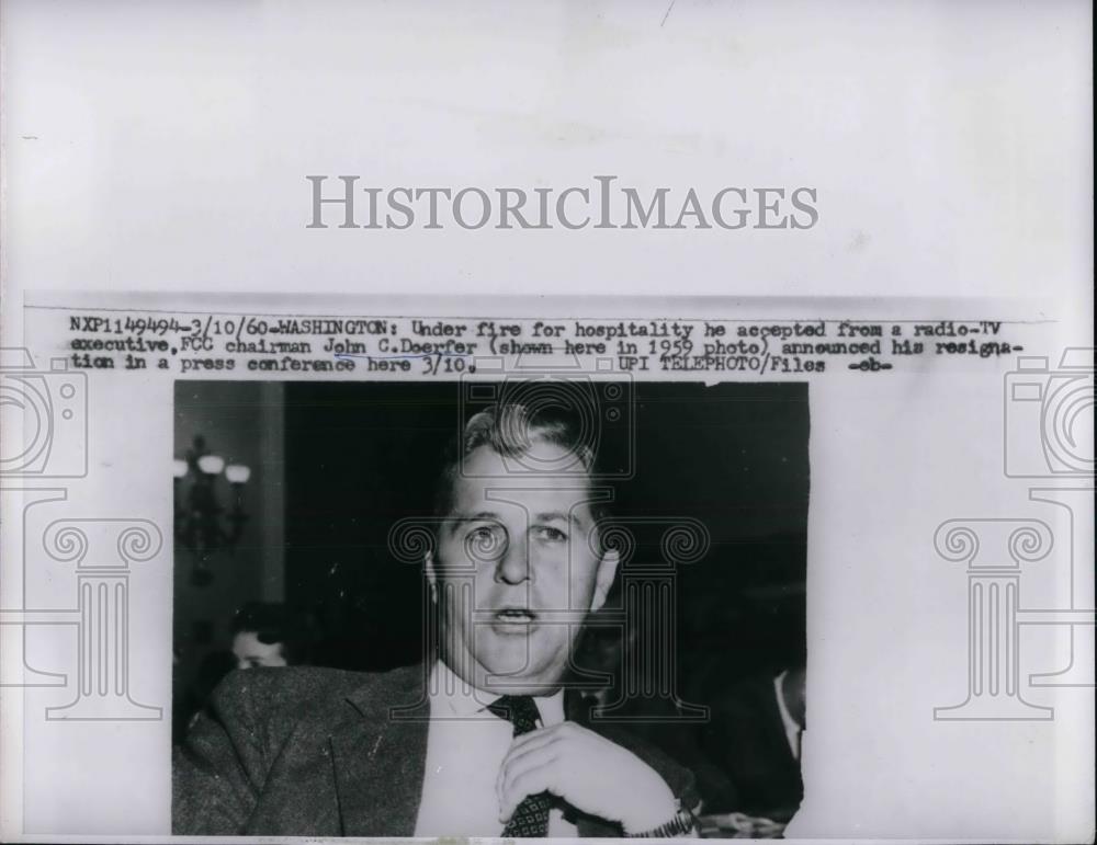 1960 Press Photo Chairman John C. Feerder Announce his resignation press - Historic Images