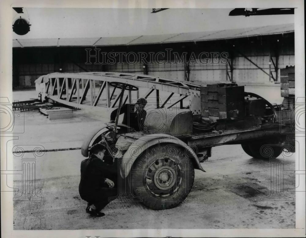 1937 Press Photo New lorry truck for roads in England - nea31932 - Historic Images