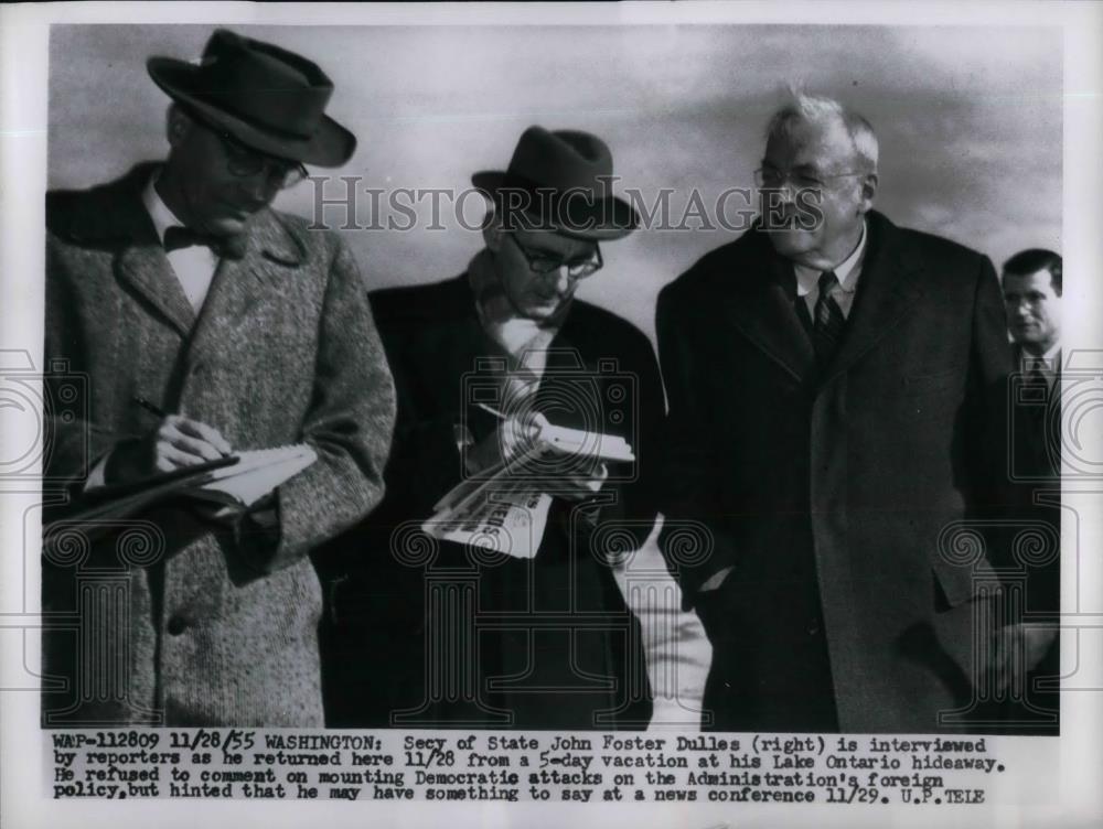 1955 Press Photo Sec of State John Foster Dulles in D.C. with reporters - Historic Images