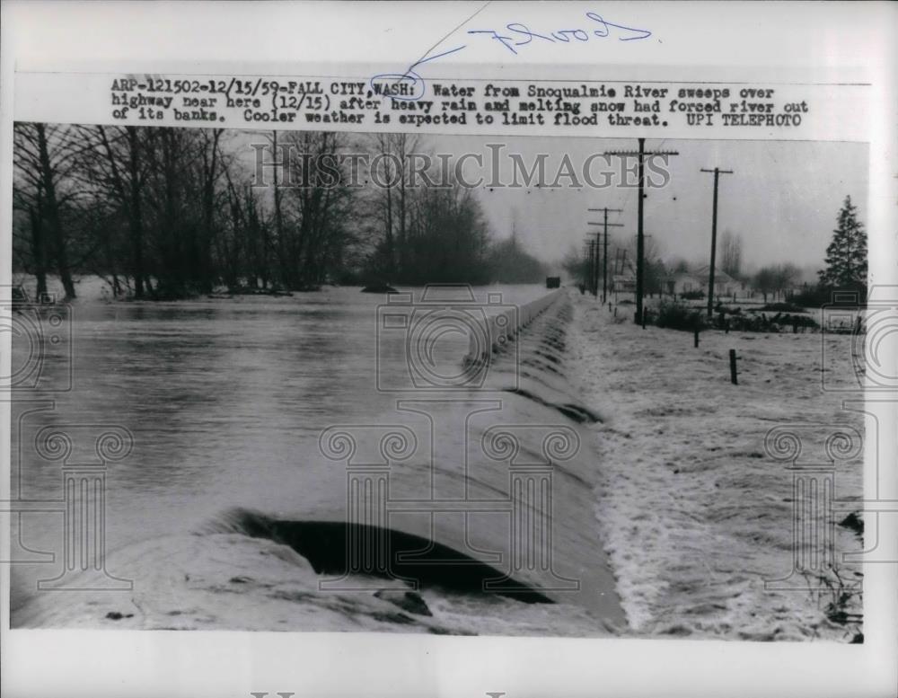 1959 Press Photo Water From Snoqualmie River Flood Highway in Fall City - Historic Images