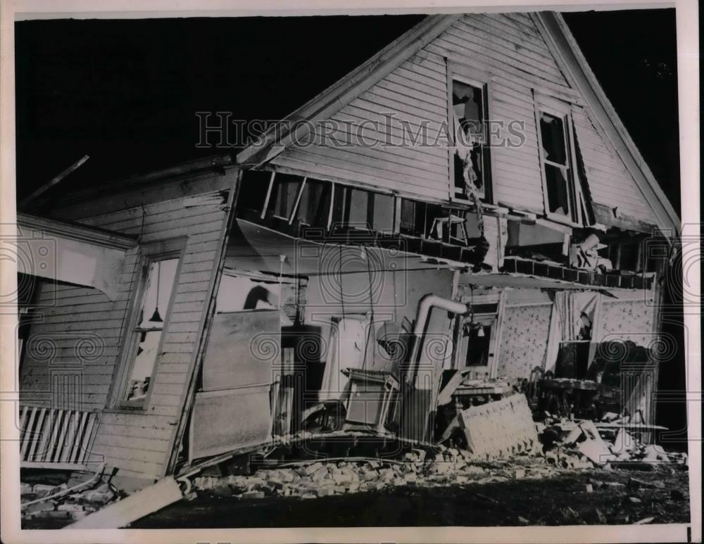 1938 Press Photo Home in Belleville, Ill that was destroyed by a tornado causing - Historic Images