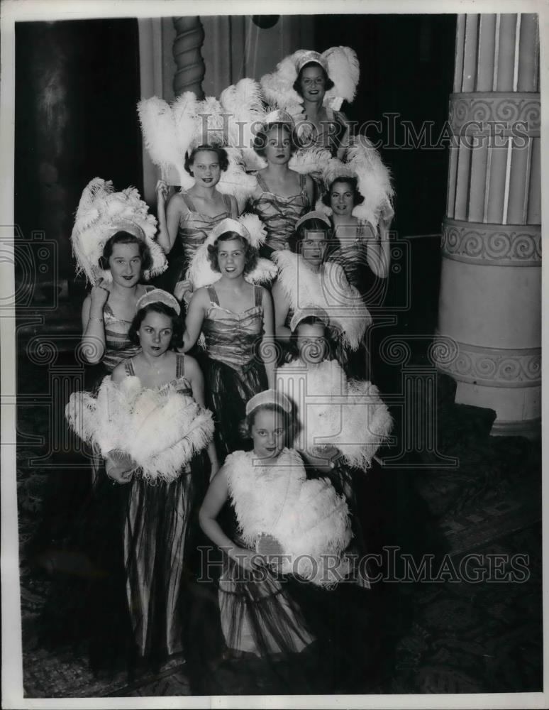 1936 Press Photo Philadelphia Debuntantes during rehearsal for Charity Ball. - Historic Images