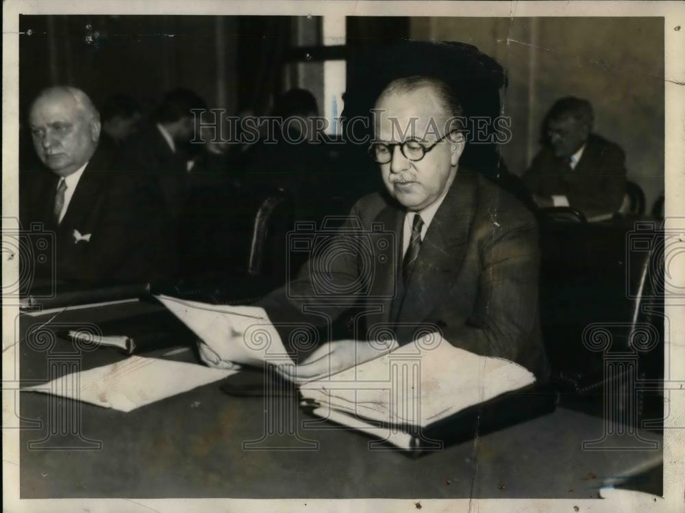 1934 Press Photo W.S. Gifford sits at meeting - nea33800 - Historic Images