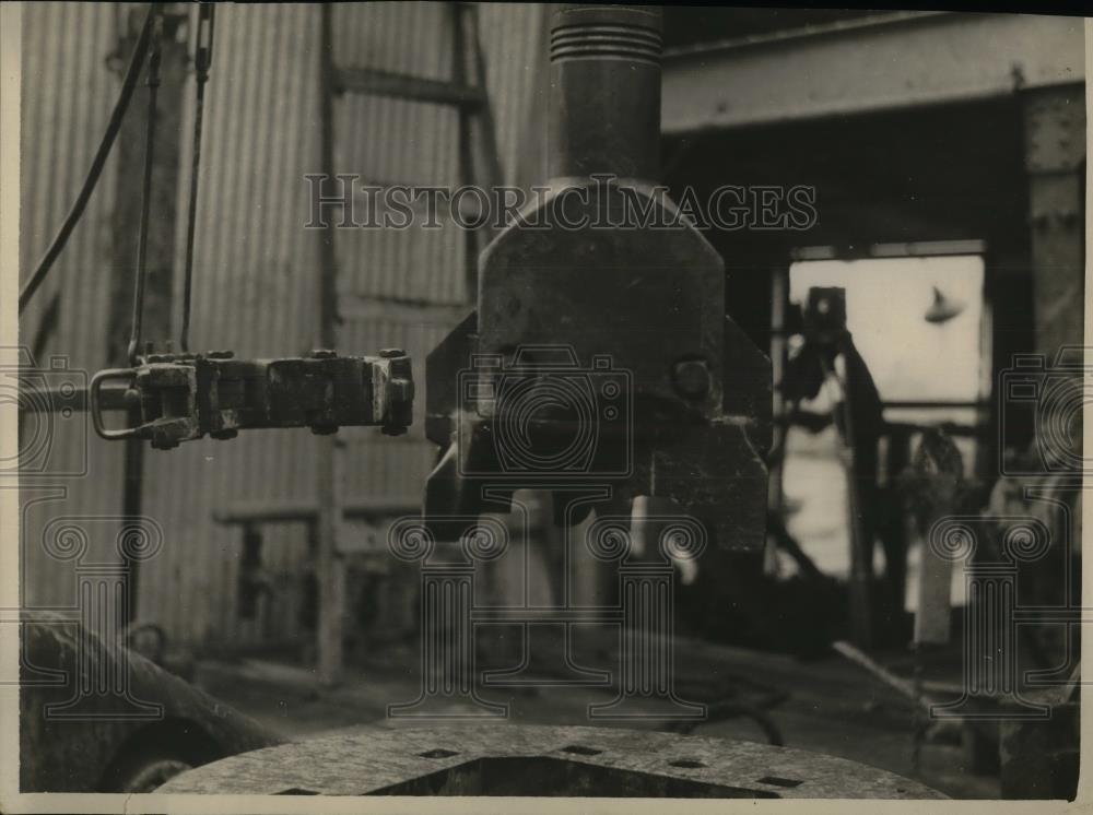 Press Photo Spudding In With 28 Inch Drill - nea33434 - Historic Images