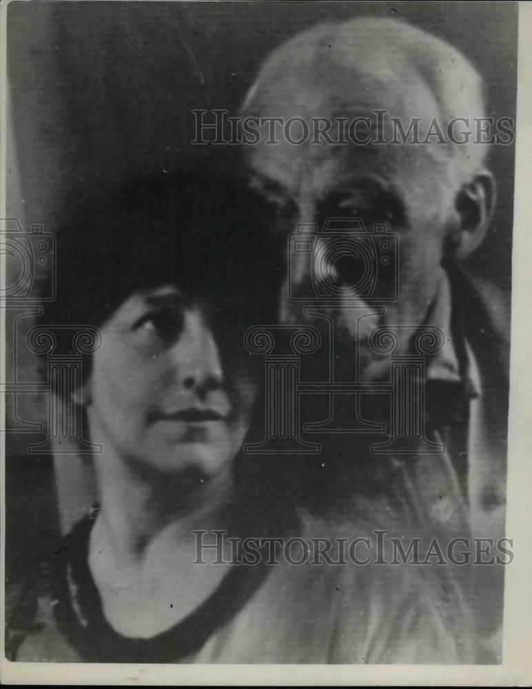 1951 Press Photo Mr. and Mrs. Huhan Hawthorne - nea33036 - Historic Images