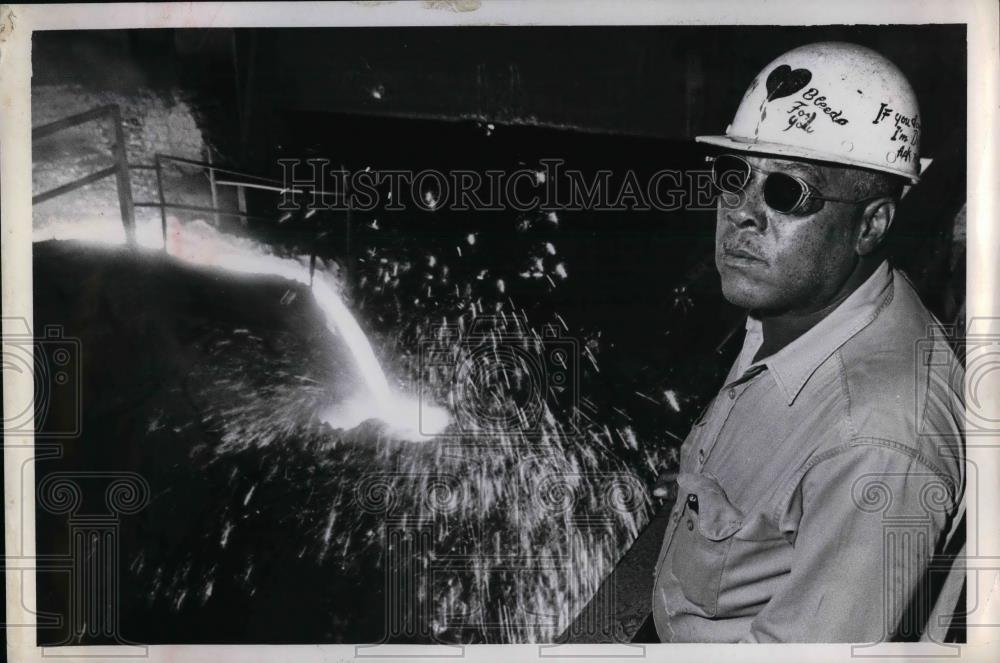 Press Photo Cleveland&#39;s Republic Street foreman Albert Eldridge - nea33810 - Historic Images