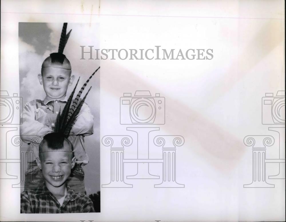 1962 Press Photo Denny Nathan Cowger Feather hats - nea32550 - Historic Images