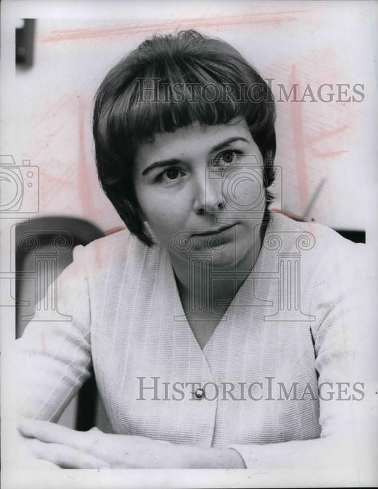 Press Photo Mrs. Gerald Inelillo - nea32169 - Historic Images