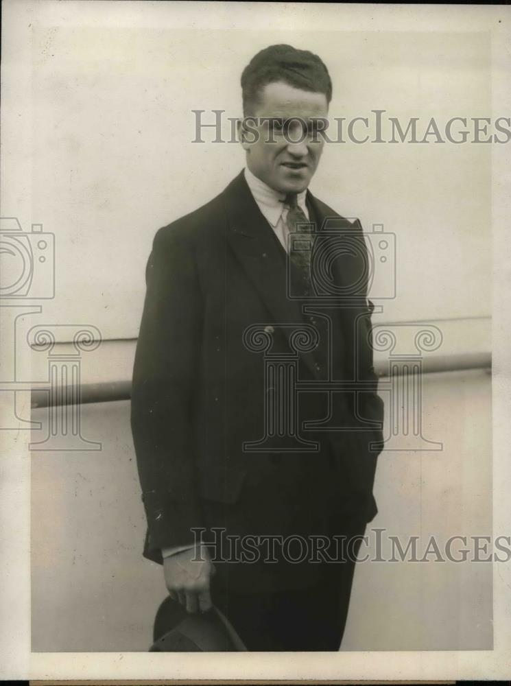 Press Photo Former Boxer George Mason Now In Charge Of Gym On Ship - nea32139 - Historic Images