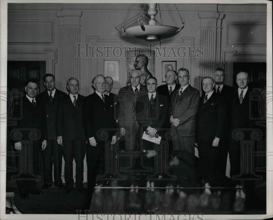 1945 Press Photo Executives of General Electric Company's - nea31064 - Historic Images