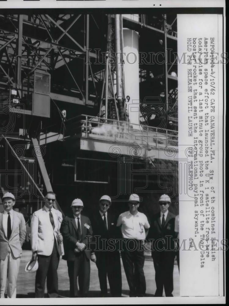 1962 Press Photo British &amp; American Workers Before Launch Of British Satellite - Historic Images