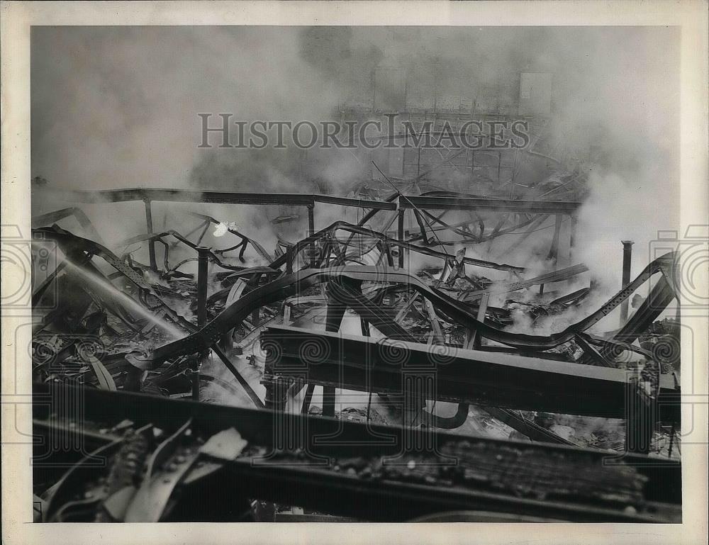 1944 Press Photo Remains of Blaze of Princeton University Gymnasium - nea35846 - Historic Images
