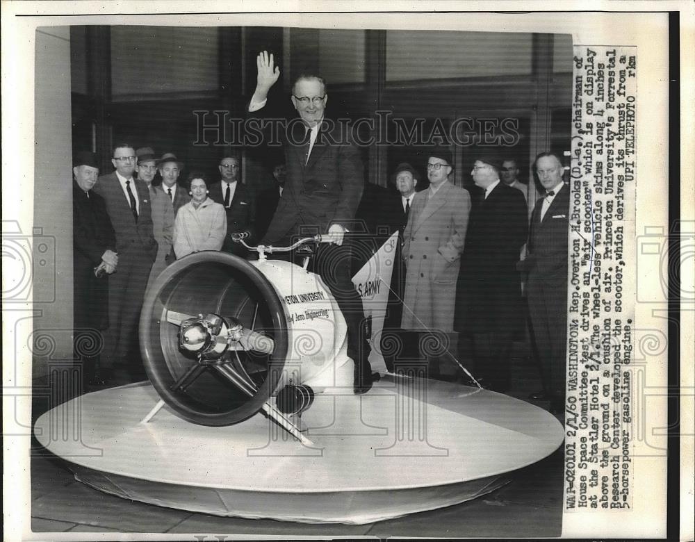 1960 Press Photo Representative Overton Brooks Test Driving Air Scooter - Historic Images