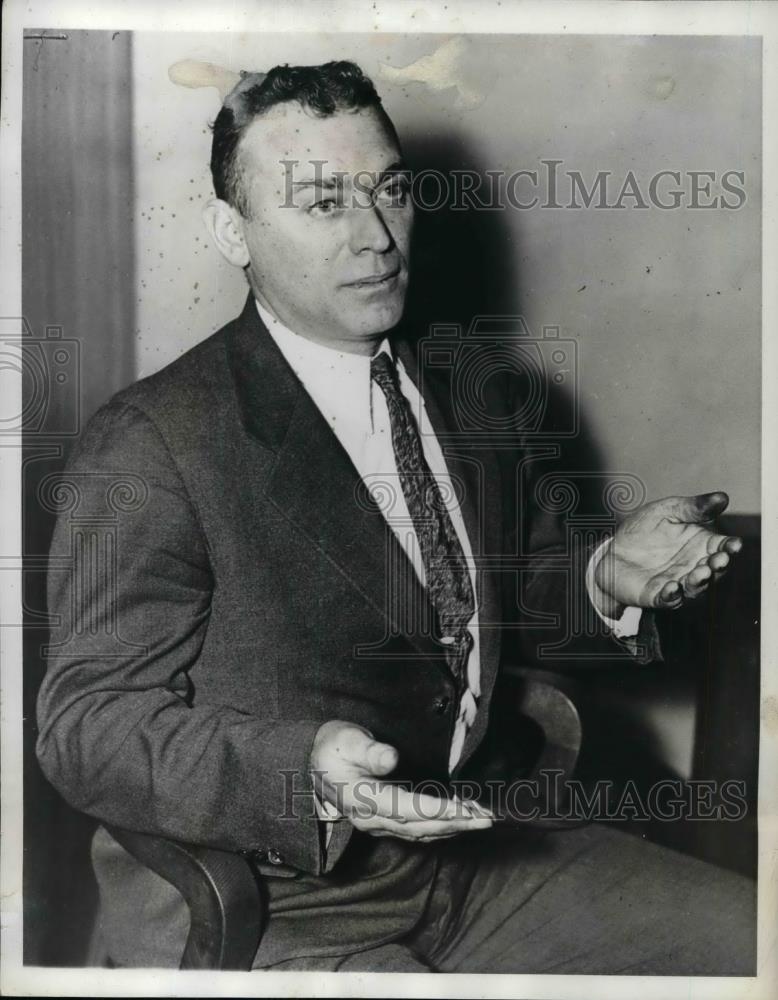 1935 Press Photo Charles F.W. Enkler police officer testifying at trial - Historic Images