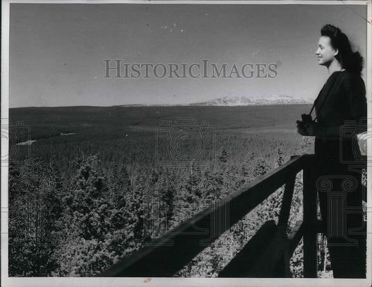 1952 Press Photo Robert Eads Medicine Bow Forest Wyoming - nea35733 - Historic Images