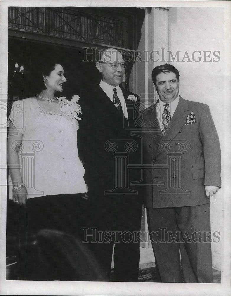 1953 Press Photo Mr. and Mrs George Papanicolas and Robert Taft - nea36090 - Historic Images