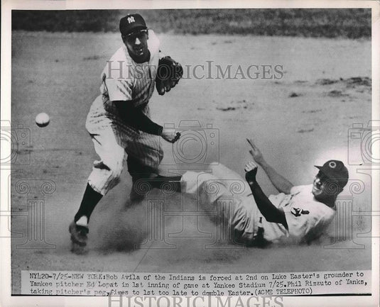 1951 Press Photo Cleveland Indians Bob Avila & Luke Easter At Secoond Base - Historic Images
