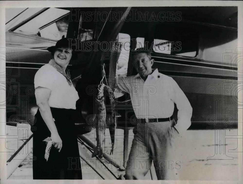 1937 Press Photo Boston Red Sox General Manager Eddie Collins With Wife - Historic Images