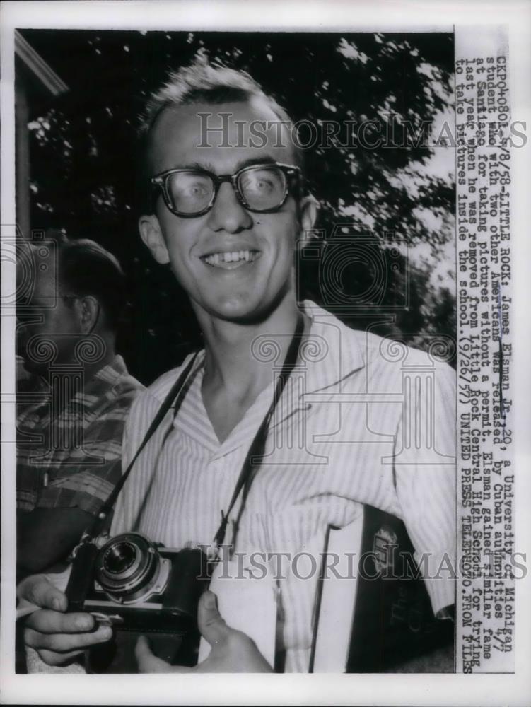 1958 Press Photo James Elsman, Univ. of Michigan student shown with her camera. - Historic Images