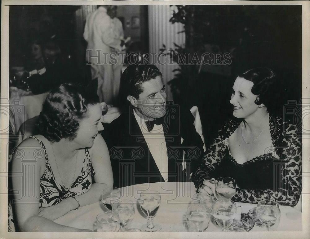 1937 Press Photo Paul Bancroft , Mrs. Charles Finucan, Mrs. Rowarb Paulson - Historic Images