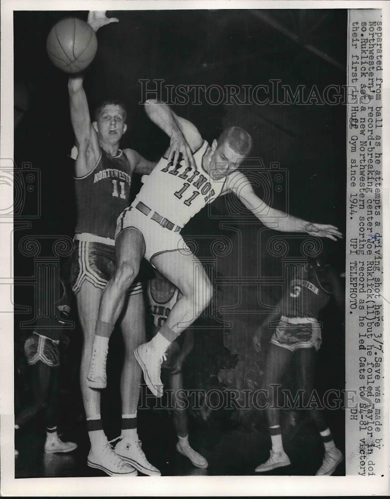 1959 Press Photo Northwesterd Cats Basketball game Ruklick - nea41104 - Historic Images
