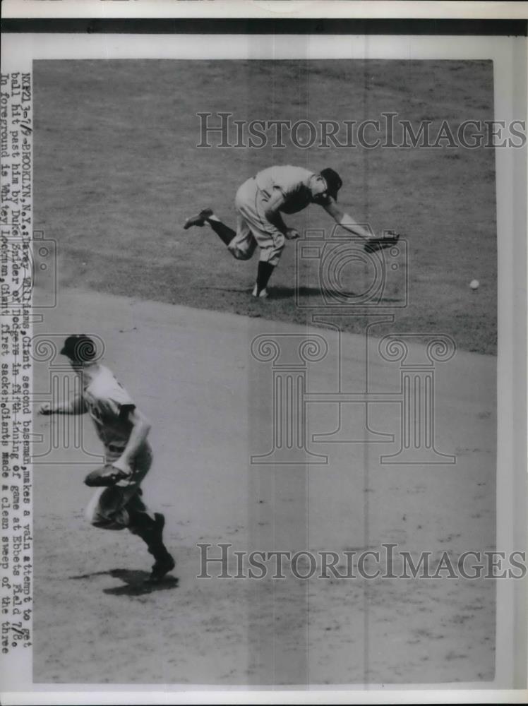 1954 Press Photo Davey Williams of Giants, Whitey Lockman - nea40656 - Historic Images