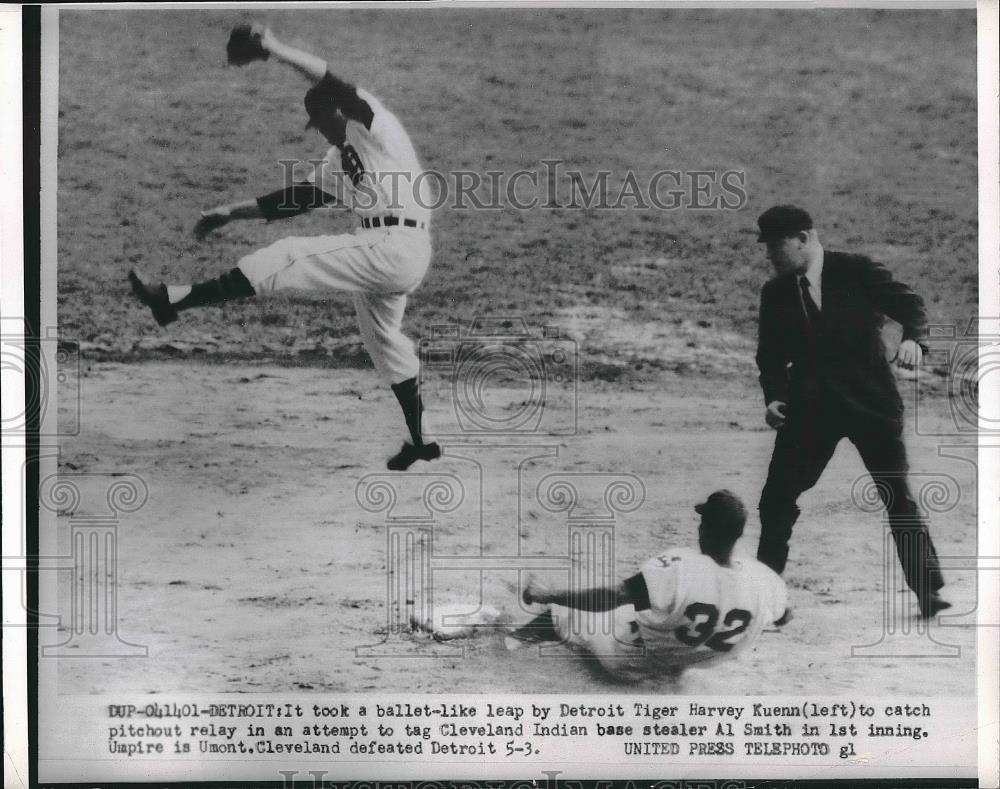 1955 Press Photo Tiger Harvey Kuenn Leaps To Catch Pitchout Relay - nea43060 - Historic Images