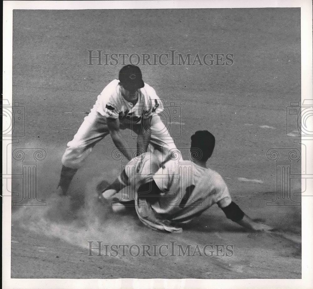 1951 Press Photo Cleveland Indians First Baseman Luke Easter &amp; Eddie Yost - Historic Images