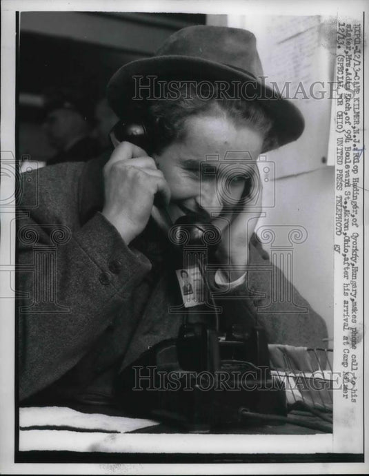 1956 Press Photo Rilcop Hadinger Oyorkny Hungary mrs. Adam Kach - nea37935 - Historic Images