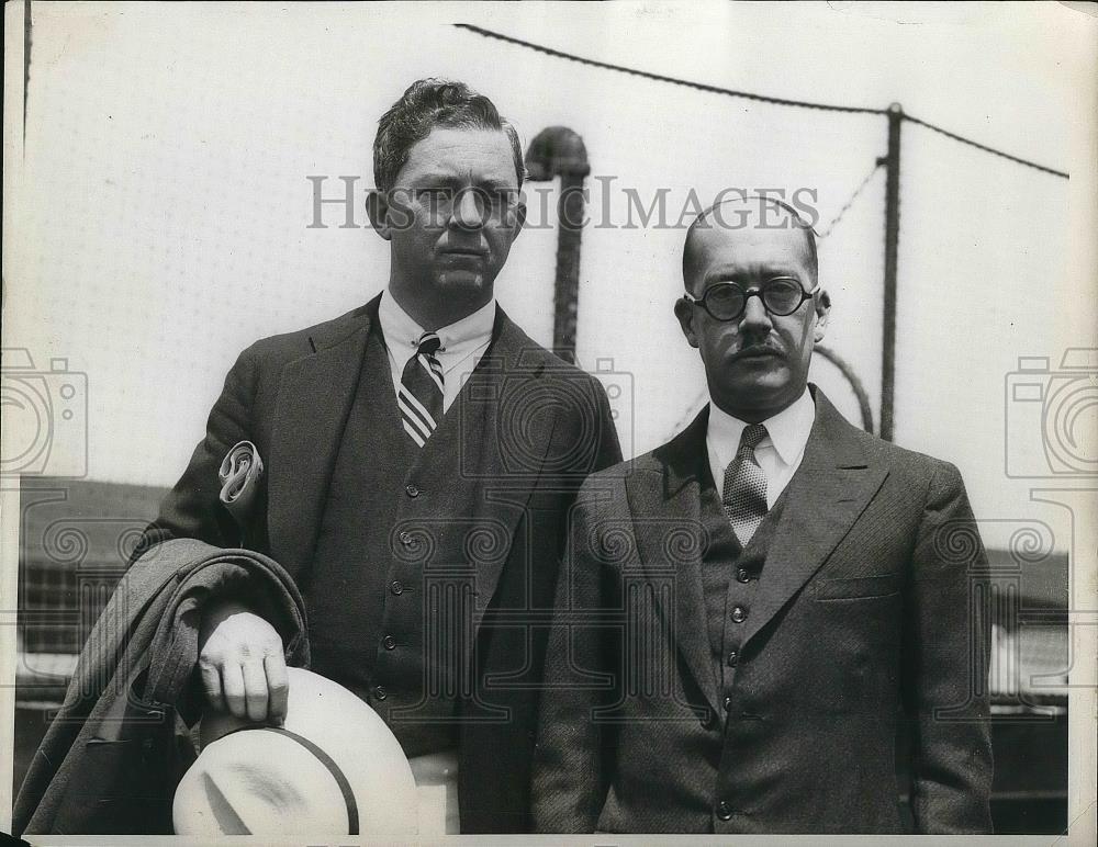 1933 Press Photo Samoan Officials FL Lowe &amp; AG Wenzell Set To Retire - nea36605 - Historic Images