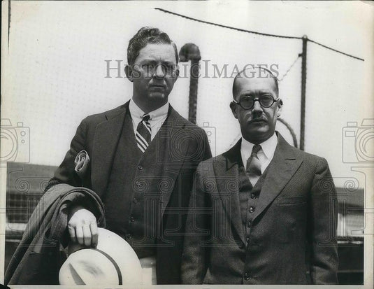 1933 Press Photo Samoan Officials FL Lowe & AG Wenzell Set To Retire - nea36605 - Historic Images