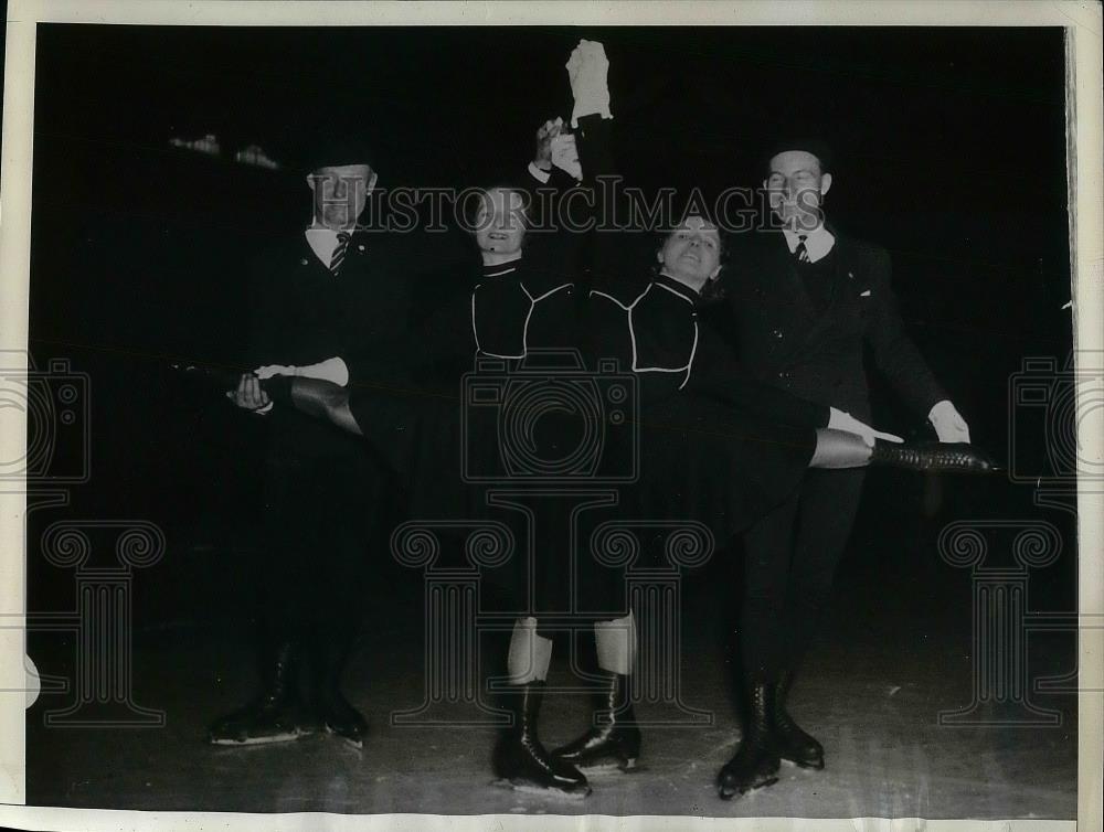 1934 Press Photo Members Of Skating Club Of New York At Skating Event - Historic Images