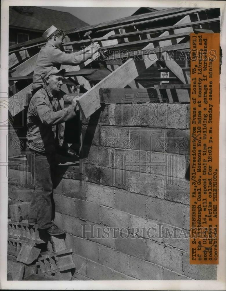 1946 Press Photo Coal miner Tom Evans & son Dick at AFL construction site - Historic Images