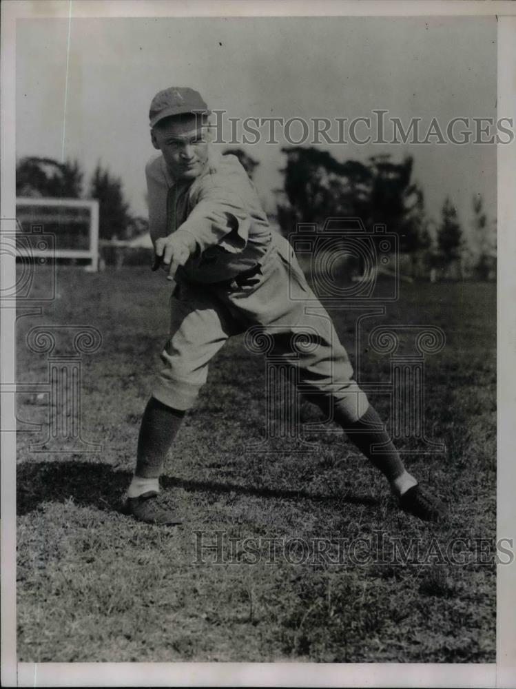 1935 Press Photo Dutch Lieber Pitcher Philadelphia Athletics A's Training Camp - Historic Images