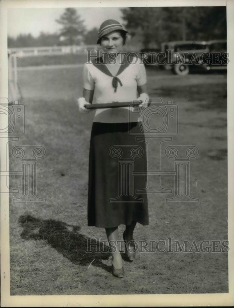 1933 Press Photo Miss Helen Louise Heim at horse show - nea37837 - Historic Images