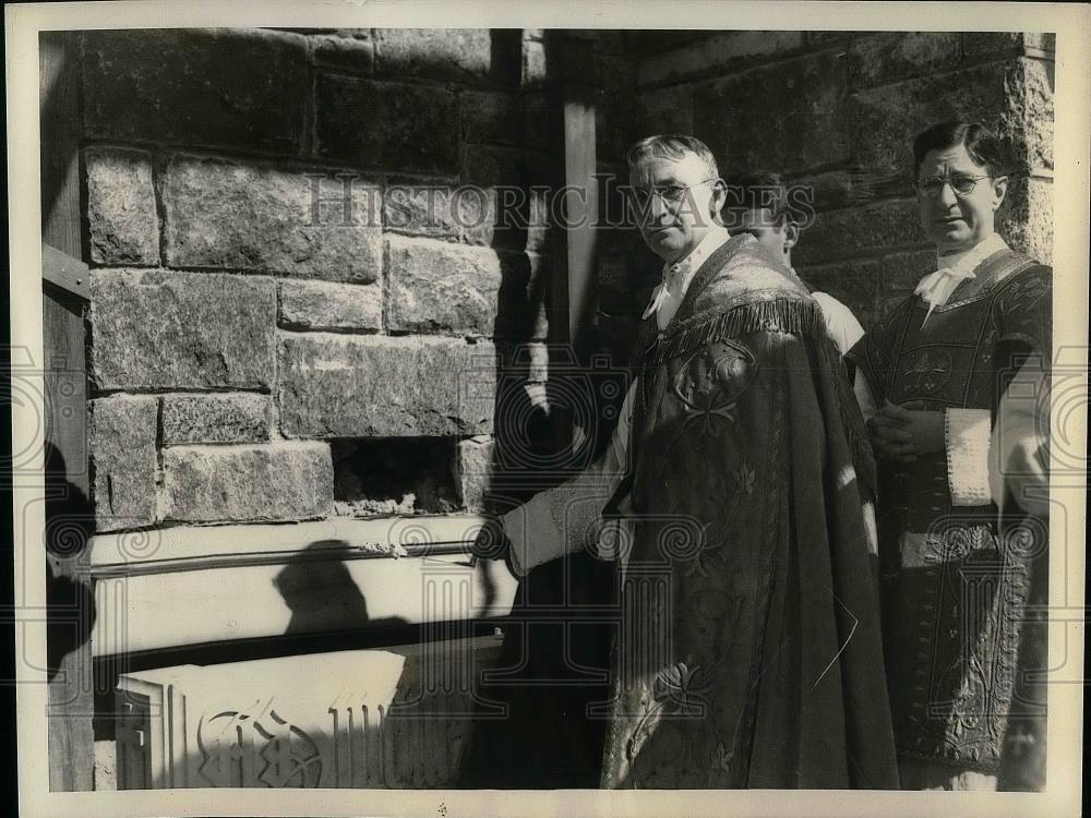 1933 Press Photo The Very Reverend Joseph A. Hickey, Ralph Hendren - nea38323 - Historic Images