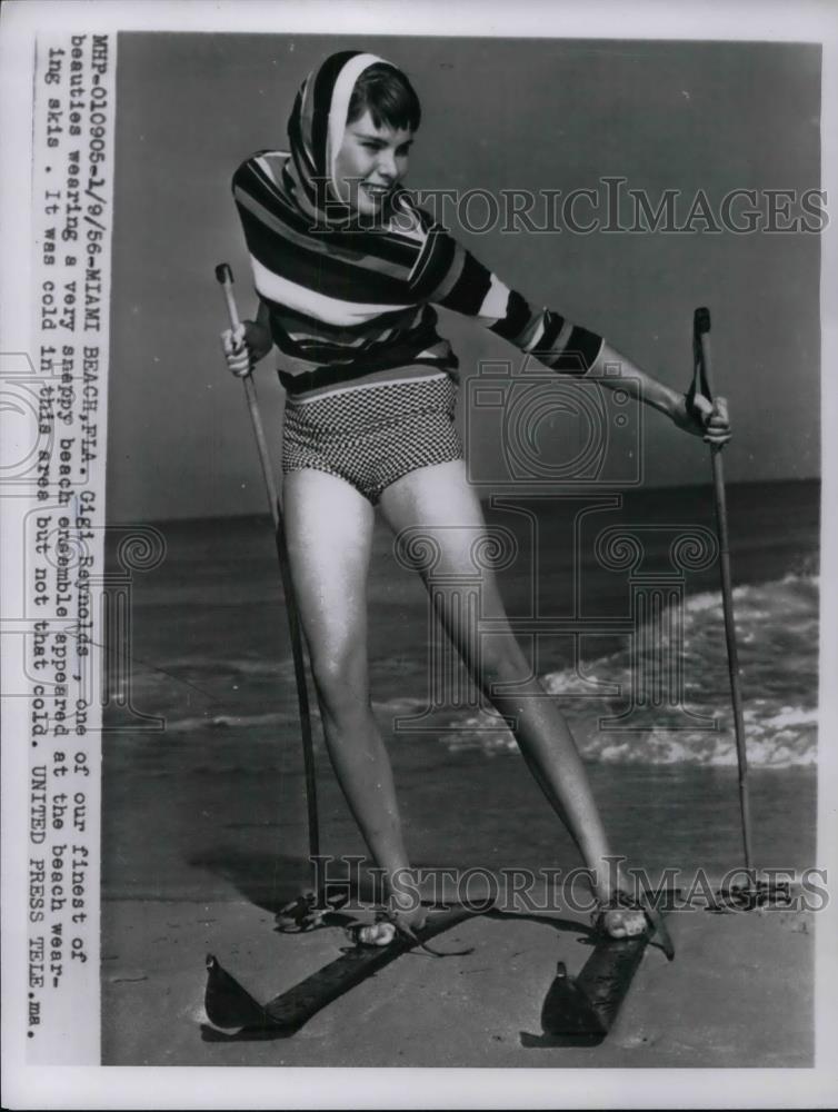 1956 Press Photo Gigi Reynolds wearing snappy beach ensemble at Miami Beach - Historic Images