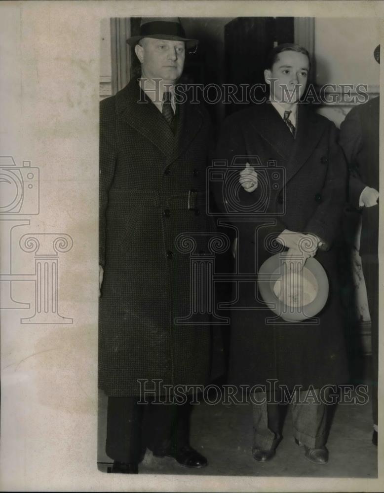1937 Press Photo Joseph Healy leaving homicide court - nea37838 - Historic Images
