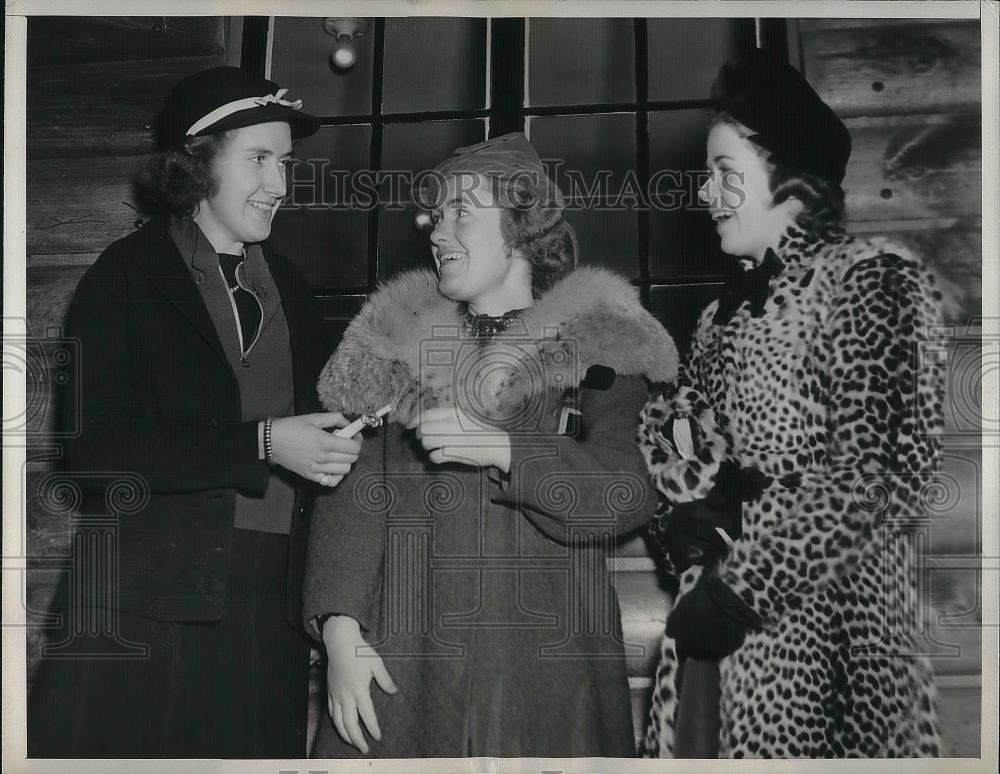 1937 Press Photo Debutantes, Dorothy Pagenstecher, Dorothy McGee, Nancy Chuech - Historic Images