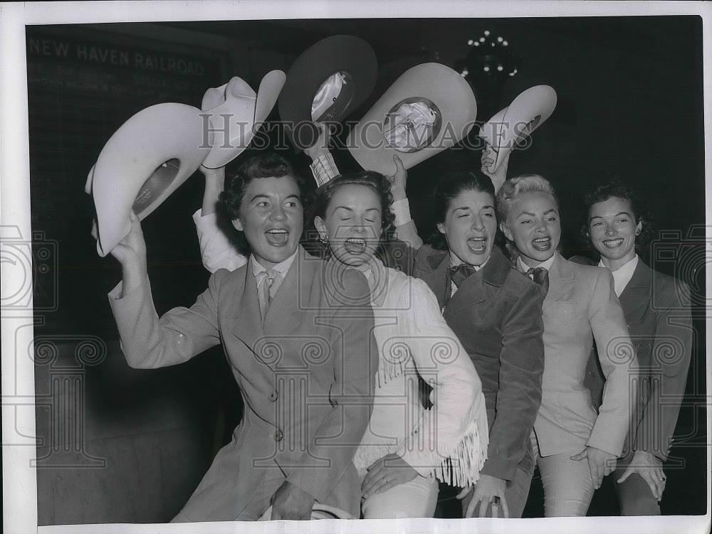 1953 Press Photo Five Girls Strike Pose For Rodeo At Madison Square Garden - Historic Images
