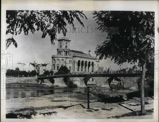 1941 Press Photo Tzar Bridge and Officers' Home in Yugoslavian City Skoplje - Historic Images